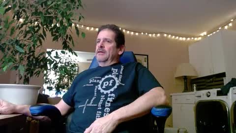Snapshot of islandguy70 chatting on January 24, 10:00 am Jim online show from January 24, 10:00 am