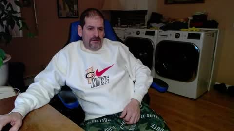 Snapshot of islandguy70 chatting on February 6, 7:02 am Jim online show from February 6, 7:02 am