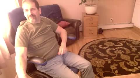 Snapshot of islandguy70 chatting on March 3, 9:34 pm Jim online show from March 3, 9:34 pm