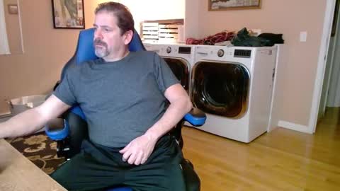 Snapshot of islandguy70 chatting on January 17, 8:56 am Jim online show from January 17, 8:56 am