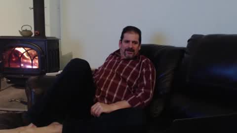 Snapshot of islandguy70 chatting on January 3, 7:49 am Jim online show from January 3, 7:49 am