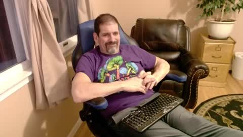 Snapshot of islandguy70 chatting on February 24, 10:58 pm Jim online show from February 24, 10:58 pm