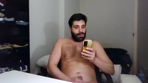 italianboybcn online show from January 27, 5:26 pm