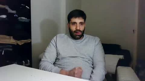 italianboybcn online show from January 14, 9:51 pm