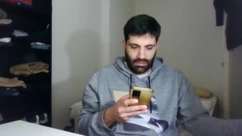 italianboybcn online show from January 21, 9:06 am