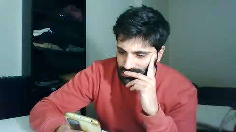 italianboybcn online show from December 6, 9:43 am