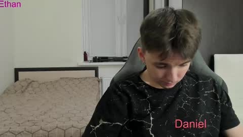 Ethan online show from October 5, 4:22 pm