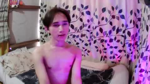 Snapshot of its_saya chatting on October 16, 5:04 am its_saya online show from October 16, 5:04 am