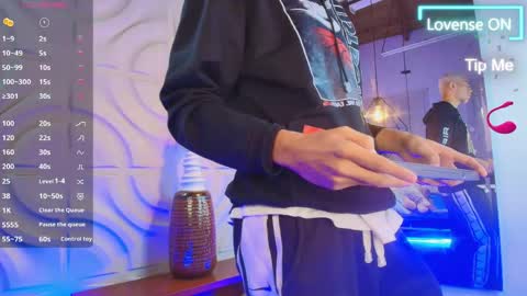 itszairen online show from April 20, 6:49 am