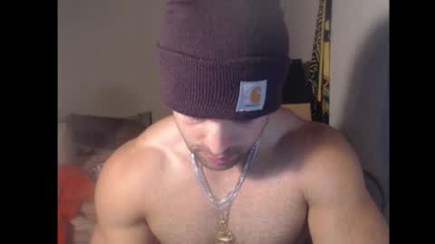 izak144 online show from December 19, 1:46 am