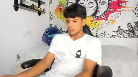 Snapshot of izan_jensen chatting on September 27, 2:09 am Izan online show from September 27, 2:09 am