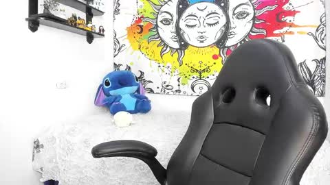 Snapshot of izan_jensen chatting on September 20, 11:05 pm Izan online show from September 20, 11:05 pm