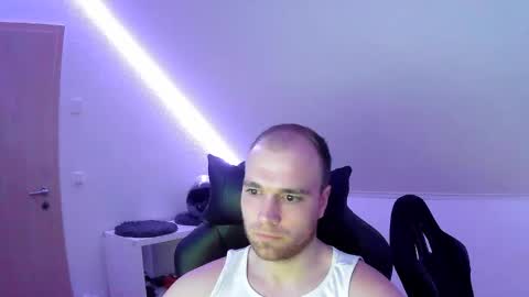 here4y online show from February 10, 8:02 pm