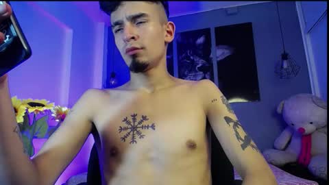 Snapshot of jackk_8 chatting on October 22, 3:43 am jackk_8 online show from October 22, 3:43 am