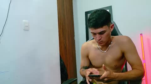 jacob_king01 online show from February 19, 1:07 pm