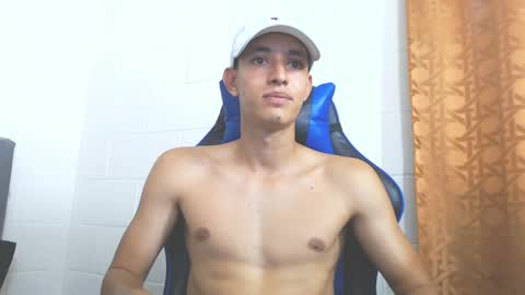 Snapshot of jake_shadow14 chatting on March 11, 8:42 pm Hi guys im new 3 online show from March 11, 8:42 pm