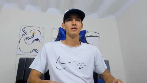 Snapshot of jake_shadow14 chatting on December 13, 5:21 pm Hi guys im new 3 online show from December 13, 5:21 pm