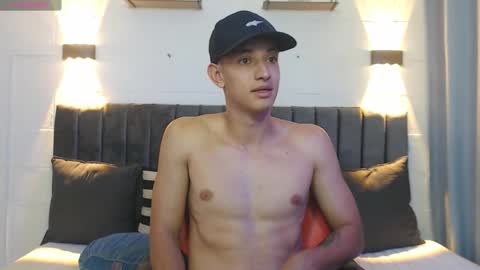 Snapshot of jake_shadow14 chatting on September 11, 12:09 am Hi guys im new 3 online show from September 11, 12:09 am