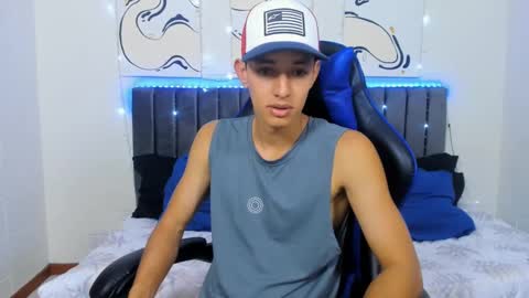 Snapshot of jake_shadow14 chatting on December 11, 8:27 pm Hi guys im new 3 online show from December 11, 8:27 pm