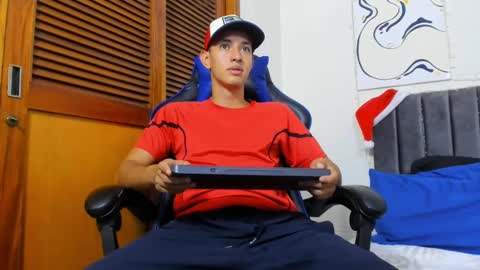 Snapshot of jake_shadow14 chatting on January 24, 9:05 pm Hi guys im new 3 online show from January 24, 9:05 pm