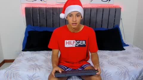 Snapshot of jake_shadow14 chatting on December 17, 5:47 pm Hi guys im new 3 online show from December 17, 5:47 pm