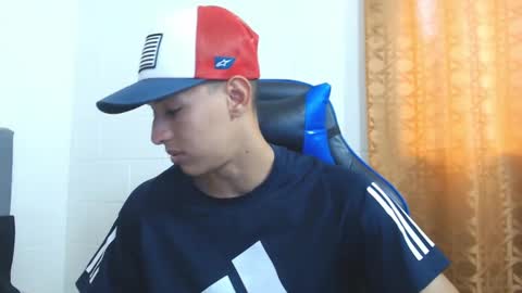 Snapshot of jake_shadow14 chatting on March 10, 6:34 pm Hi guys im new 3 online show from March 10, 6:34 pm