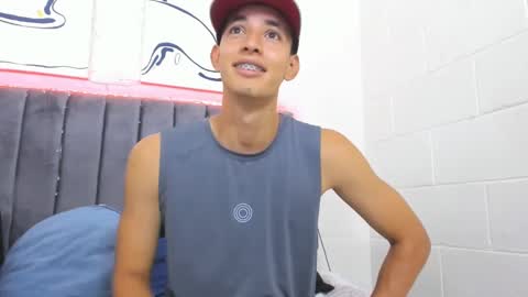 Snapshot of jake_shadow14 chatting on February 4, 9:10 pm Hi guys im new 3 online show from February 4, 9:10 pm