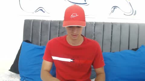Snapshot of jake_shadow14 chatting on March 8, 1:34 pm Hi guys im new 3 online show from March 8, 1:34 pm