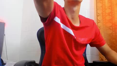 Snapshot of jake_shadow14 chatting on February 5, 5:21 pm Hi guys im new 3 online show from February 5, 5:21 pm
