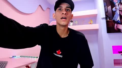 jakemoxleey online show from December 16, 12:49 pm