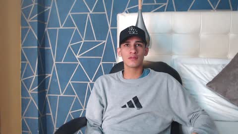 jakemoxleey online show from December 17, 11:28 am