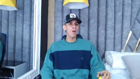 jakemoxleey online show from February 24, 12:05 pm