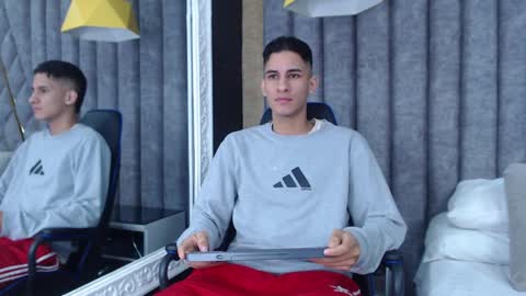 jakemoxleey online show from February 5, 12:38 pm