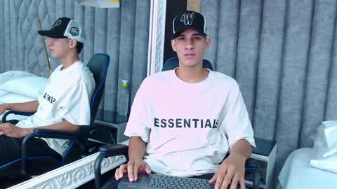 jakemoxleey online show from February 1, 12:37 pm