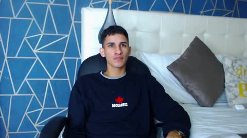 jakemoxleey online show from December 22, 12:27 pm