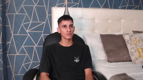 jakemoxleey online show from December 15, 2:37 pm