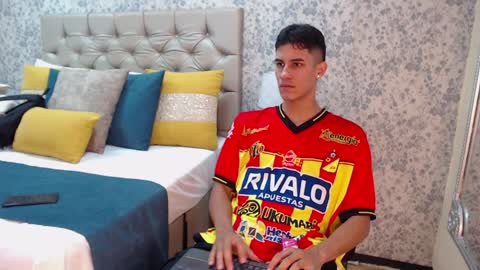 jakemoxleey online show from January 21, 12:46 pm