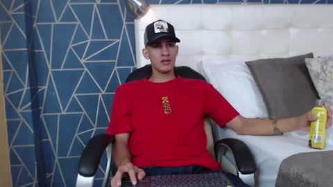 jakemoxleey online show from January 11, 12:29 pm