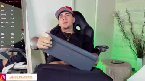 Snapshot of jamesdekker chatting on September 8, 8:41 pm jamesdekker online show from September 8, 8:41 pm