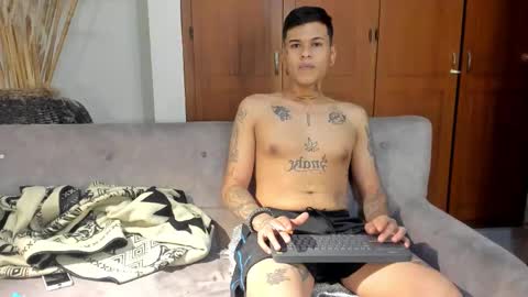 Jamesinked  online show from November 7, 1:42 am