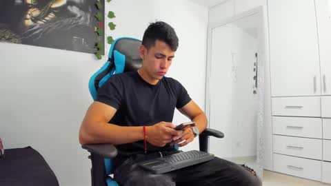 Jamess hott online show from January 14, 1:17 pm