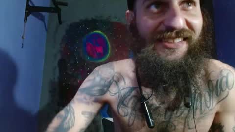 Snapshot of jammes_owen chatting on January 23, 10:01 am Jammes. online show from January 23, 10:01 am