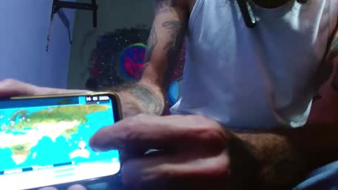 Snapshot of jammes_owen chatting on January 14, 7:48 am Jammes. online show from January 14, 7:48 am