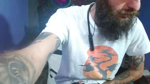 Snapshot of jammes_owen chatting on December 27, 9:32 pm Jammes. online show from December 27, 9:32 pm