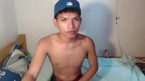 janlloyd04 online show from November 17, 8:28 am