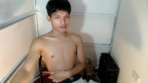 janlloyd04 online show from April 2, 3:31 pm