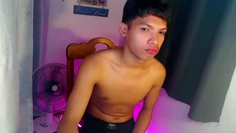 janlloyd04 online show from March 6, 5:04 am