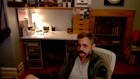 jareth_returns online show from February 1, 4:24 am