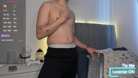 JARETHH online show from October 24, 1:35 pm