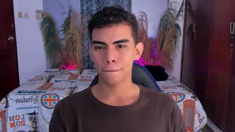 javi15  online show from December 14, 4:25 pm